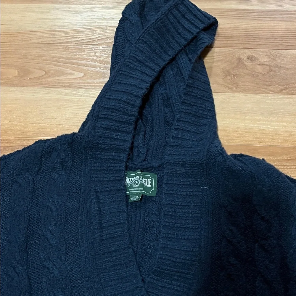 American Eagle Outfitters Navy V-Neck Sweater - Picture 4 of 5